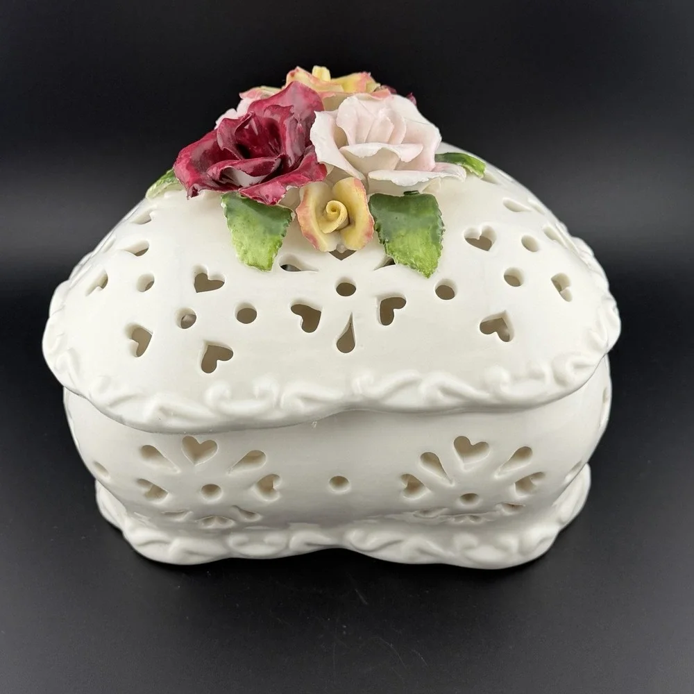Vintage Porcelain Heart Trinket Potpourri Box Cutout Lattice Roses Excellent